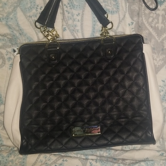 Large Betsey Johnson Black Diamond Pattern w/ Bow - Picture 2 of 4